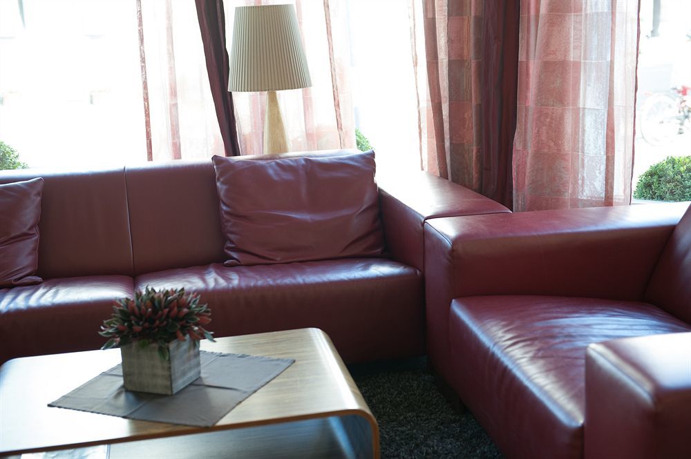 Uhu Garni 3* Köln
